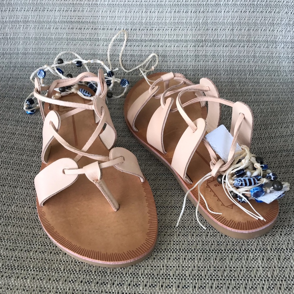 Dolce Vita Jalen Leather Flat Ankle Wrap Sandals Size 9